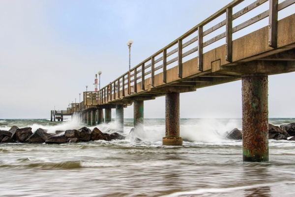 Seebrücke im Ostseebad Wustrow